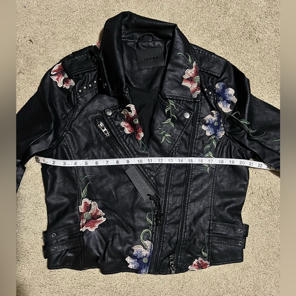 BLANK NYC Moto Vegan Leather Embroidered Floral BRAND NEW in Polybag - Picture 6 of 6